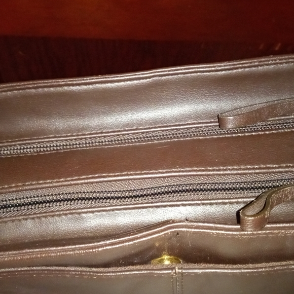 Studio Works shoulder bag magnetic closures zip top pockets brown - Picture 3 of 7